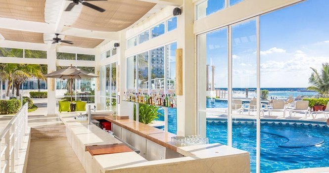 Bar de la piscine Hôtel Krystal Cancún Cancún