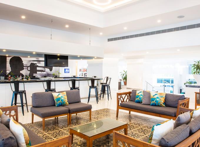 Lobby Bar Krystal® Cancún Lobby Bar Krystal® Cancún